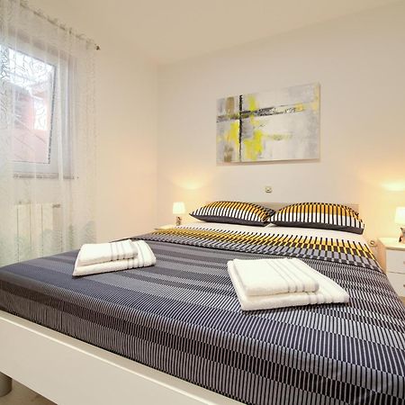 Apartmani ASSA Krk Krk Town Bagian luar foto