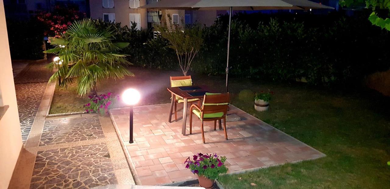 Apartmani ASSA Krk Krk Town Bagian luar foto