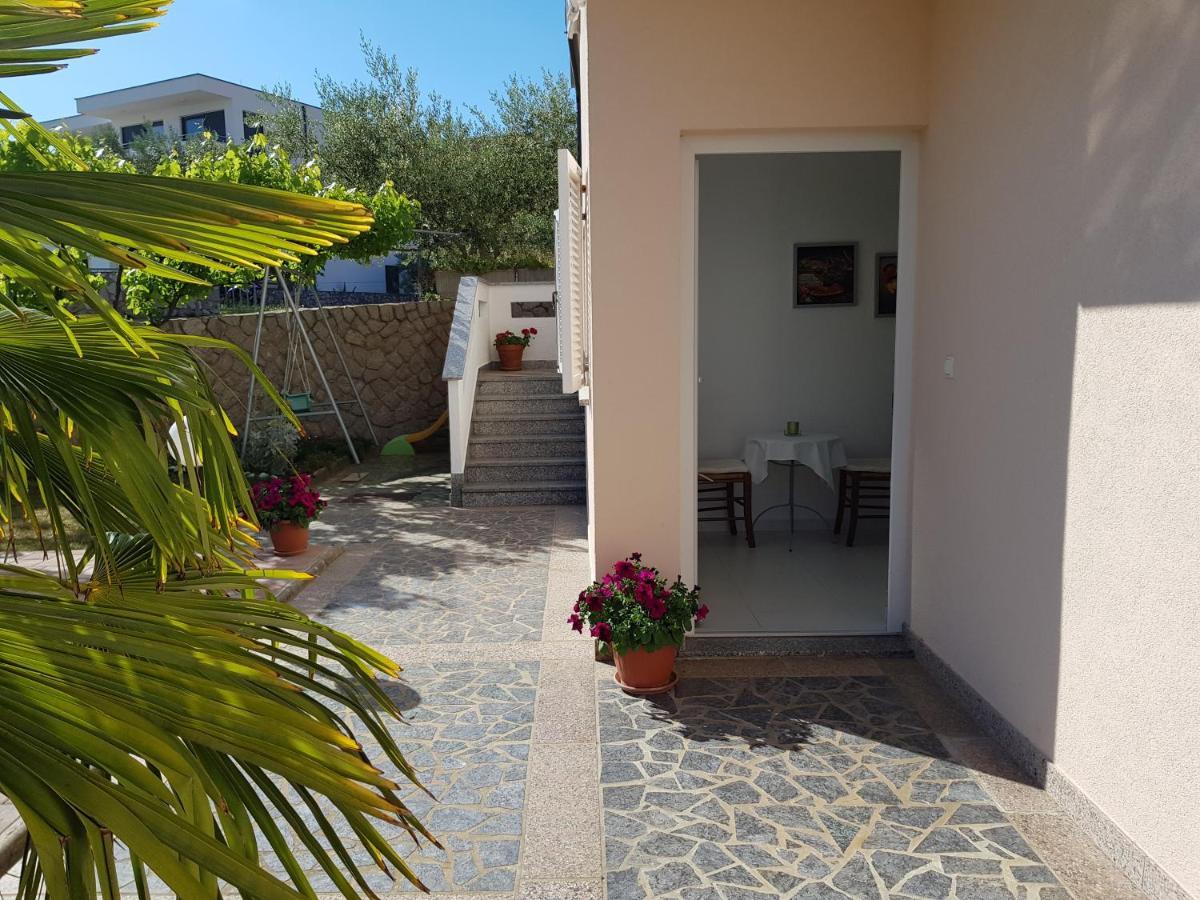 Apartmani ASSA Krk Krk Town Bagian luar foto