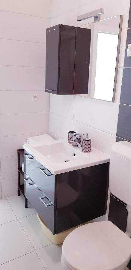 Apartmani ASSA Krk Krk Town Bagian luar foto