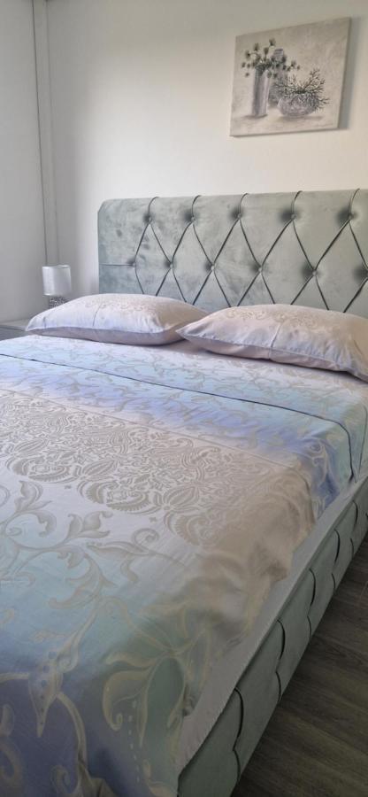 Apartmani ASSA Krk Krk Town Bagian luar foto