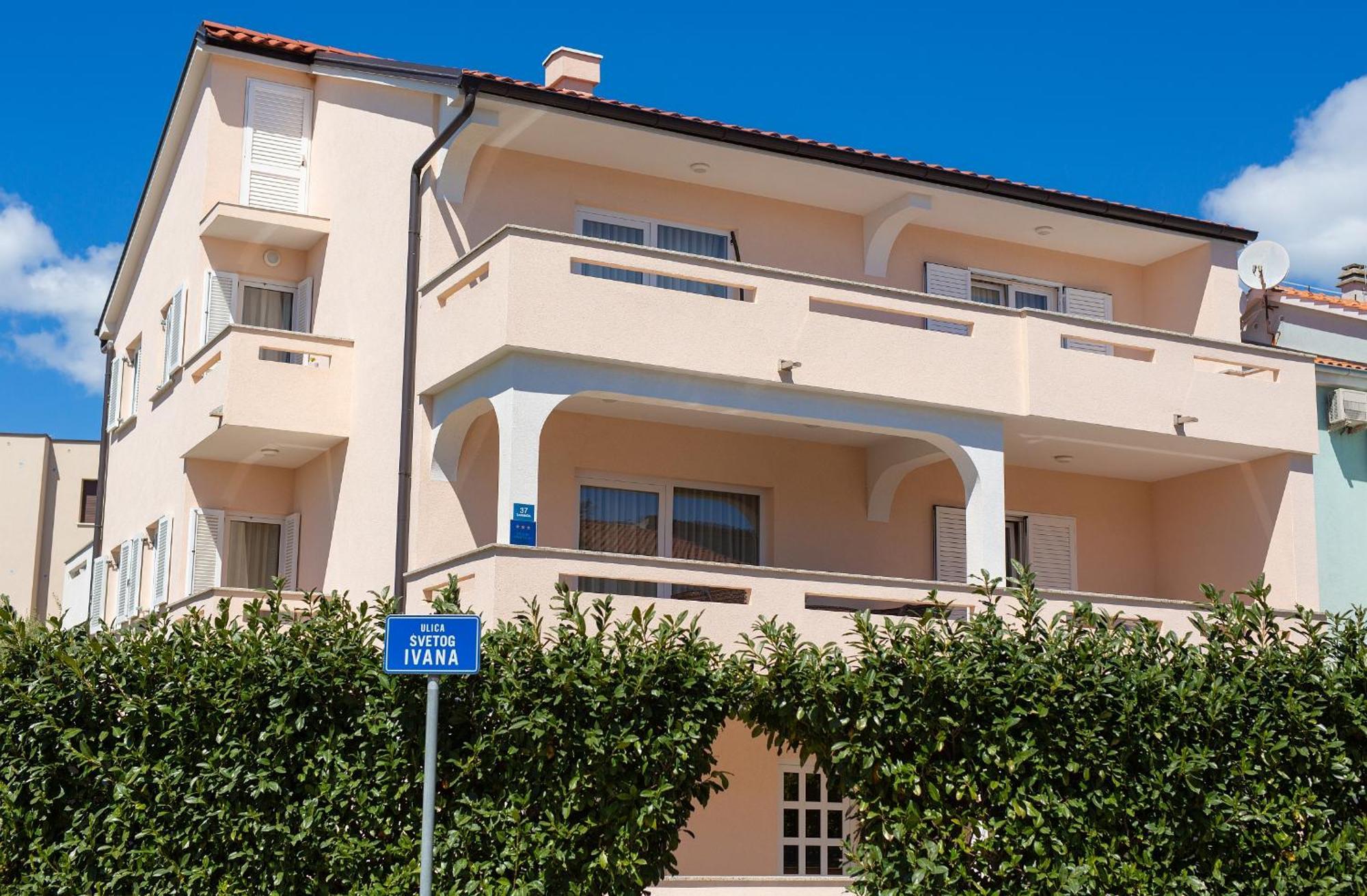 Apartmani ASSA Krk Krk Town Bagian luar foto