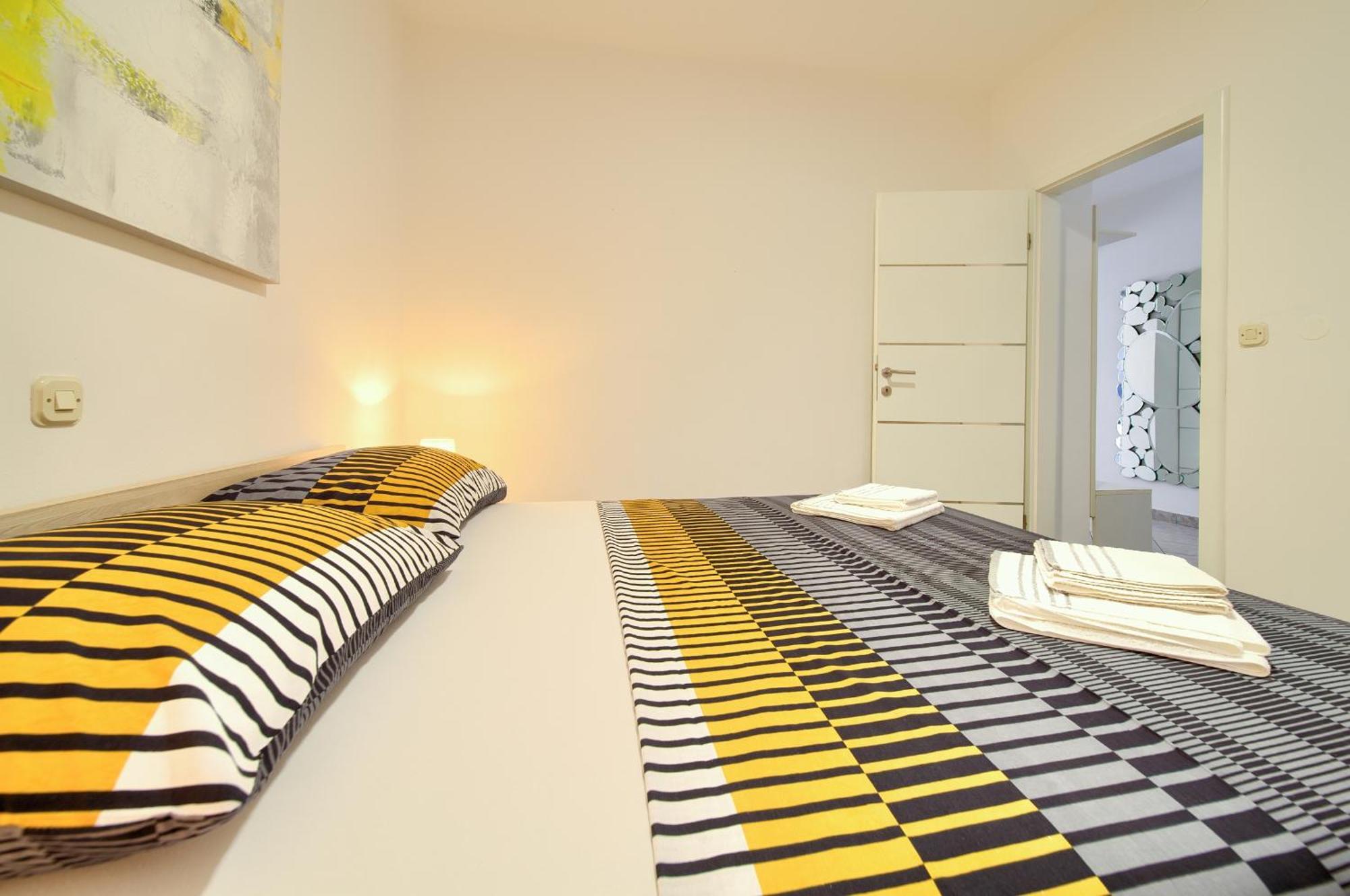 Apartmani ASSA Krk Krk Town Bagian luar foto