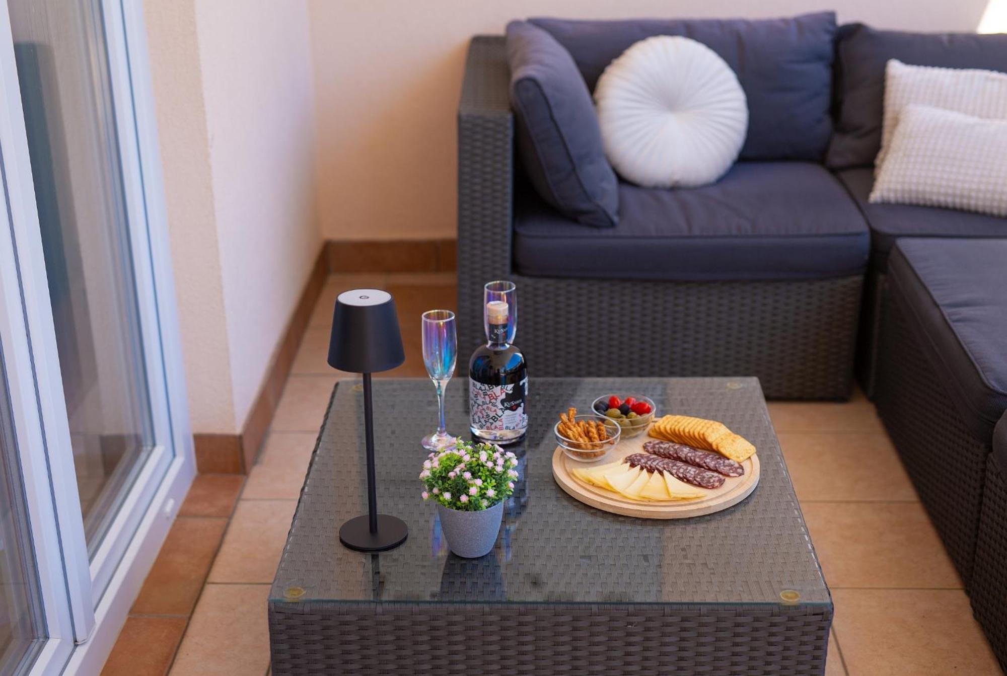 Apartmani ASSA Krk Krk Town Bagian luar foto
