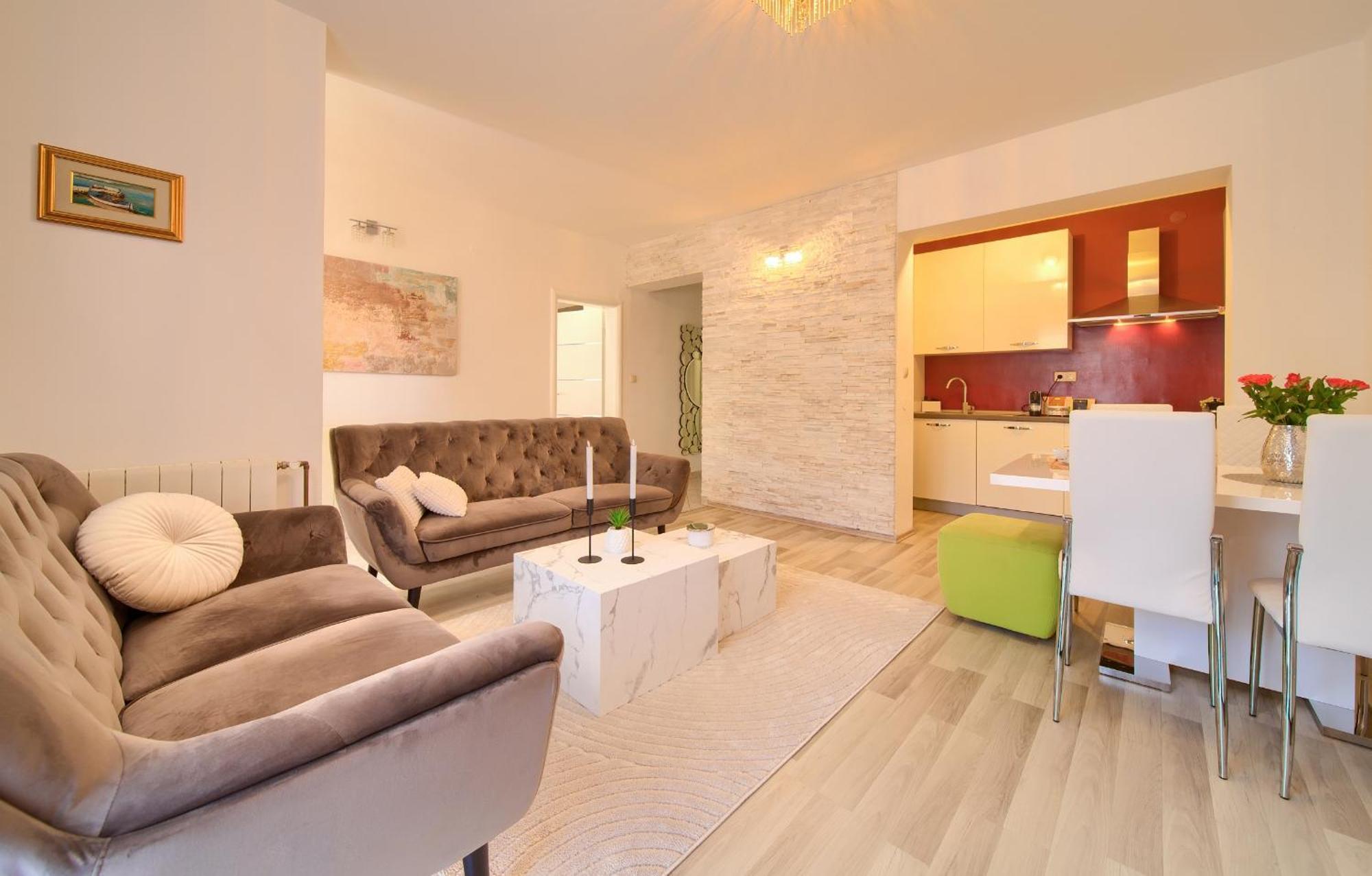 Apartmani ASSA Krk Krk Town Bagian luar foto