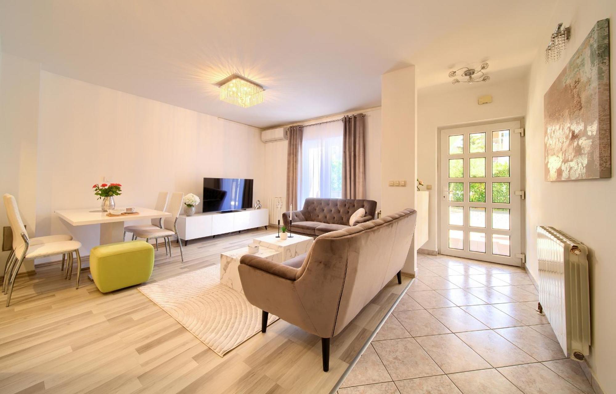 Apartmani ASSA Krk Krk Town Bagian luar foto